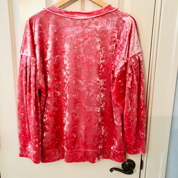 🌸NEW, Marvonie, Pink Velour Long Sleeve - Picture 3 of 4